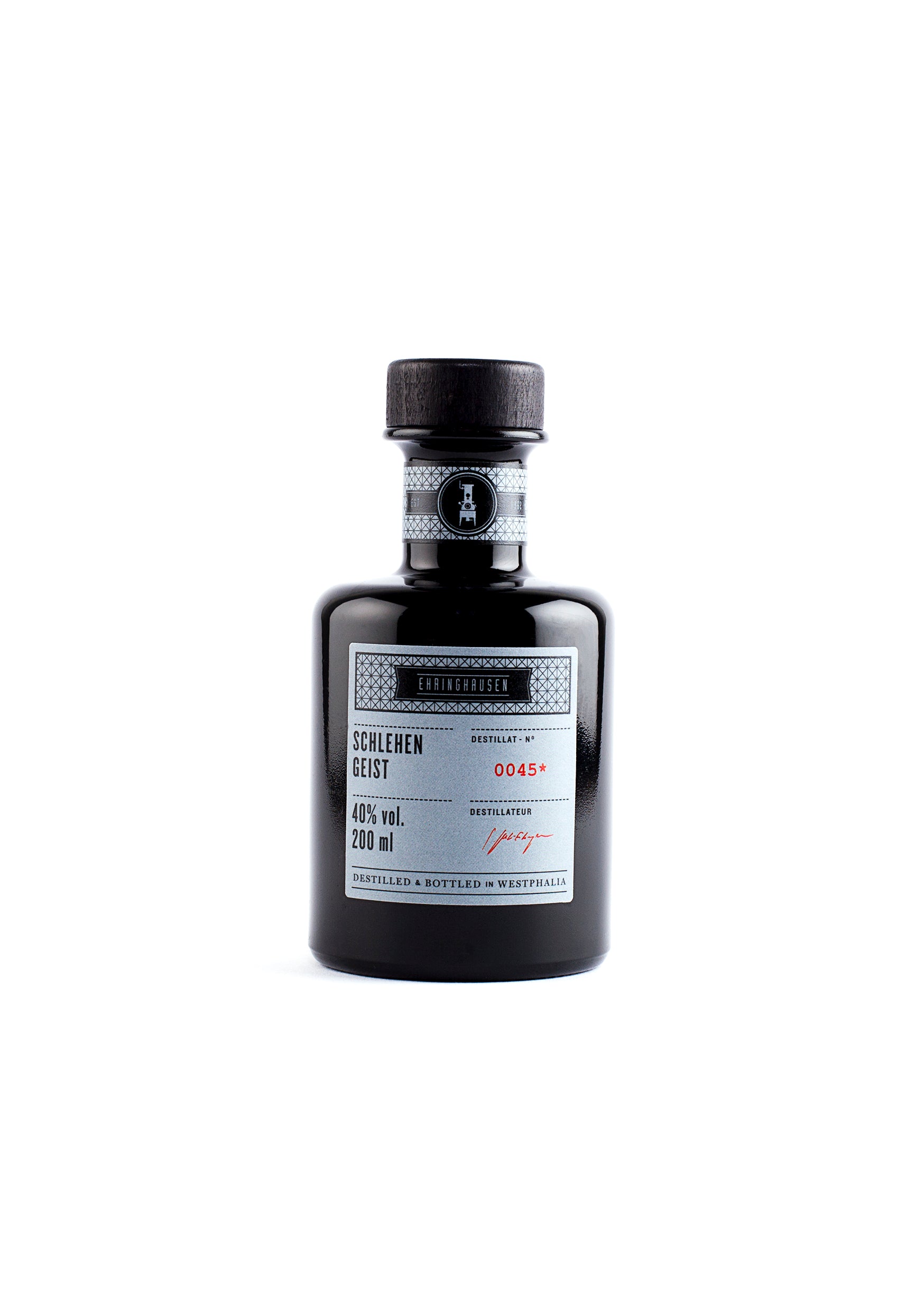 Schlehengeist in 200 ml-Flasche – klar gebrannter Wildfruchtgeist aus Schlehdorn, mit herber Frucht und feiner Mandelnote.