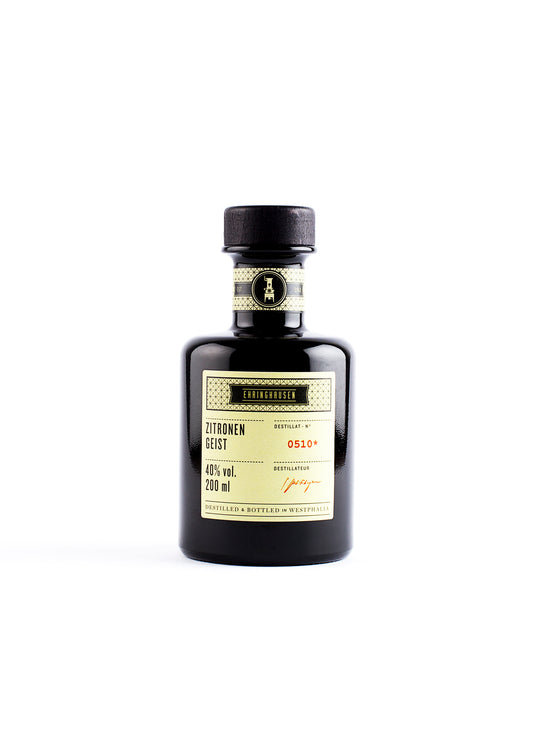 Traditionell hergestellter Zitronengeist in 200 ml-Flasche – handgeschält aus sizilianischen Zitronen, klar, frisch und aromatisch.